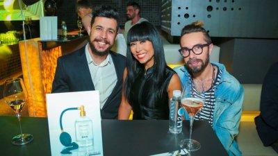 Теди Кацарова и Поли Генова глезят косите си с френска козметика