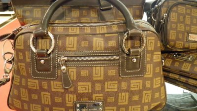 Къде да съхраняваме дамските си чанти?