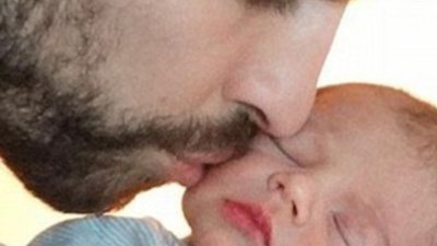 Младите родители Шакира и Жерар Пике се борят с полиомиелита