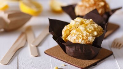 Лимонови мъфини с карамелена поръска