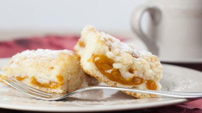 Маслени барчета с кайсиево сладко 