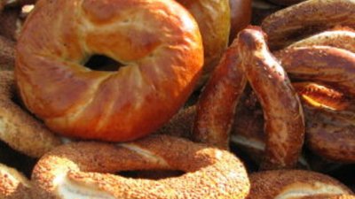 Тестени закуски – критикуваме ги, но ги ядем