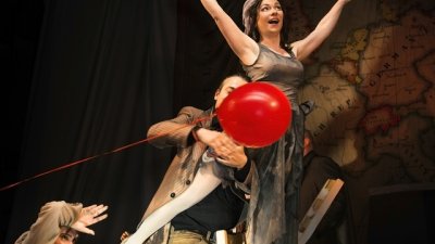 Програмата на Театър „София“ за април 2016