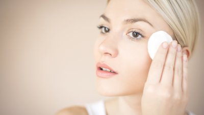 Как да се справите с кожна реакция от козметични продукти? 