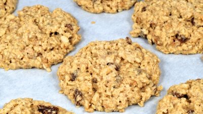 Домашни бисквити с фъстъчено масло, овес и мас