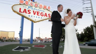 Знаете ли, че...всеки ден около 300 двойки се женят във Вегас?