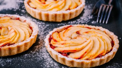 Карамелени ябълкови тарталети