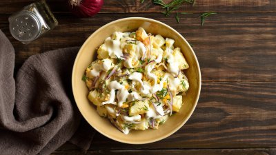 Празнични разядки с кисели краставички