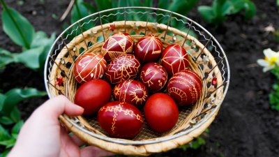 Как да боядисате яйца с безвредни бои за сладкиши?