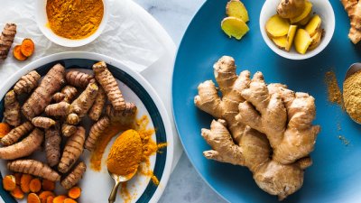 Какви са ползите от комбинацията джинджифил и куркума?