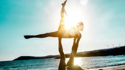 Най-добрите причини да започнете йога за двойки