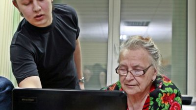 Баби и дядовци, редом до деца и внуци – всички са в интернет