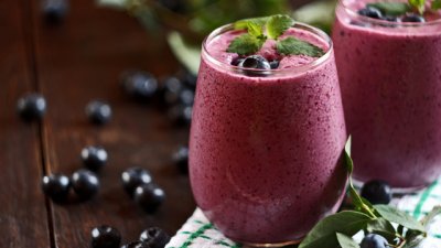 Смути с боровинки и кокос