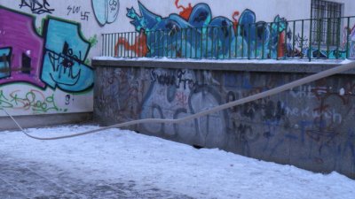 Кабели-бесилки по софийските улици