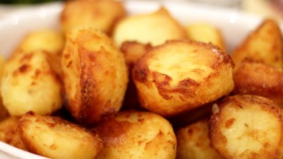 Хрупкави печени картофи с чесън и пармезан 