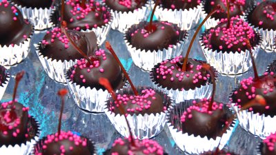 Домашни шоколадови бонбони с череши