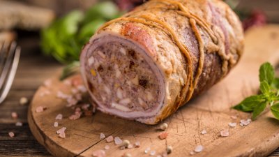 Свинско руло с ароматна плънка