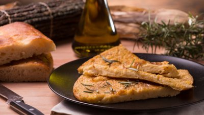 Италианска скиачата (schiacciata) с картофи