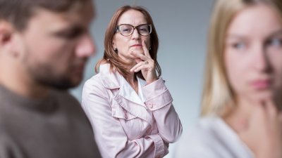 Как да оцелеем на гости при свекървата? 5 трика, които наистина работят