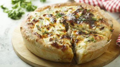 Пай с пилешко и зеленчуци 