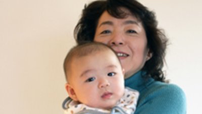 Да каним ли бабите да помагат след раждането