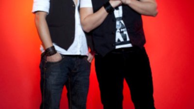 Румънеца и Енчев написаха химн на женените