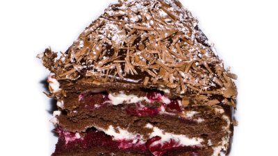 Бисквитена торта със сладко и коняк