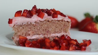 Маслен ягодов кекс с глазура