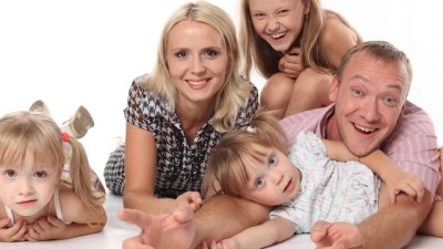 Как да прекараме скучния и мрачен ден по забавен начин с децата?