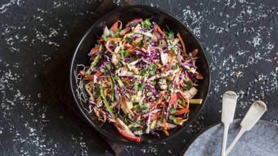 Разноцветна салата колсло