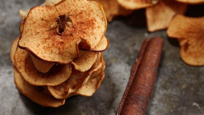 Ябълков чипс с канела 