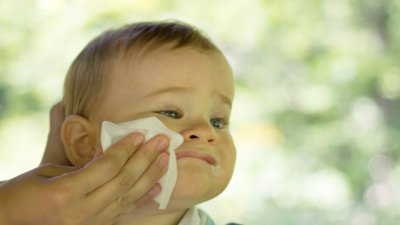 Алтернативни употреби на бебешките мокри кърпички