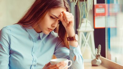 Какво представлява хормоналното главоболие? 