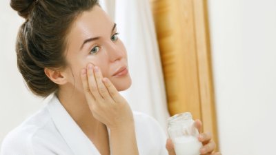 Защо не трябва да използвате кокосово масло върху лицето си?