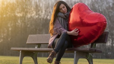 Защо привличам мъже, които се страхуват от обвързване?