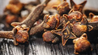 Ползи за здравето от подправката карамфил