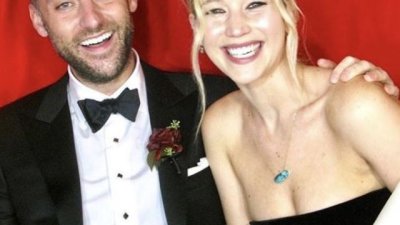 Дженифър Лорънс се омъжи за годеника си Кук Марони