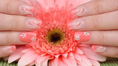 Нежни флорални маникюри (+Снимки)