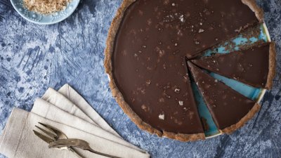 Кокосов шоколадов тарт 