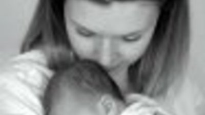 Родила и красива