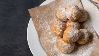 Пухкави испански бухтички Бунюелос (Bu&ntilde;uelos)