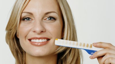 Как да избелим зъбите в домашни условия?