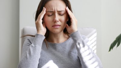 Защо плачът предизвиква главоболие