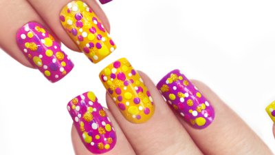 Точки в летния маникюр
