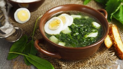 Евтина и бърза пролетна супа с коприва и ориз