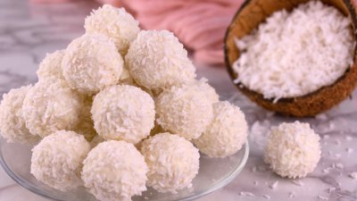 Кокосови трюфели с бадем и бял шоколад 