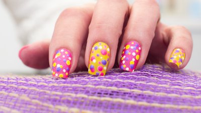 Артистичен великденски маникюр (+Снимки)