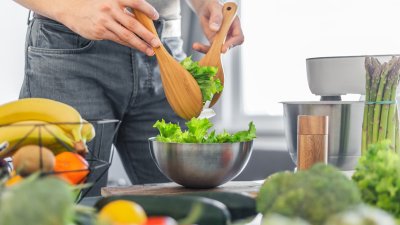 Салата с марули и пармезан