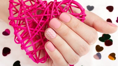 Маникюри за Свети Валентин