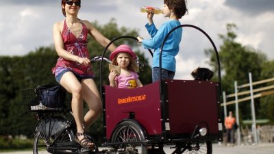 Супермама и супермадама